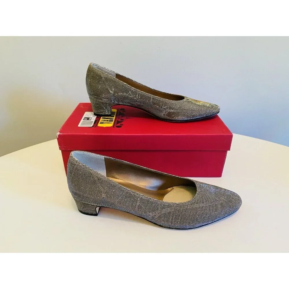 NIB Vaneli Astyr Platinum Nizza Women's 7.5 N Almond Toe Pumps Shoes